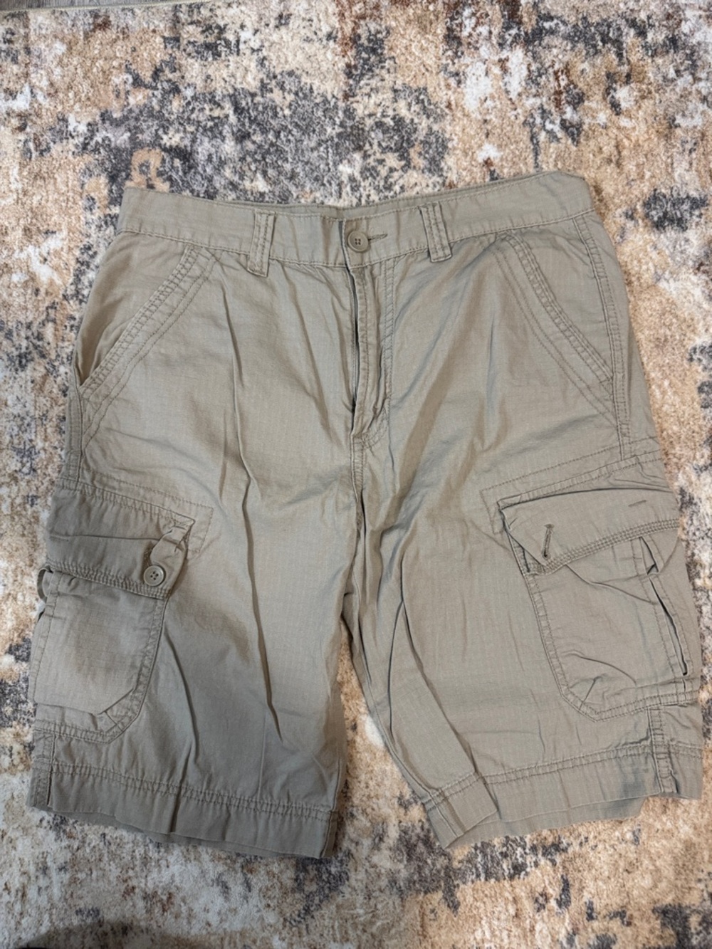 Calvin Klein Jeans Men's Cargo Shorts in Khaki